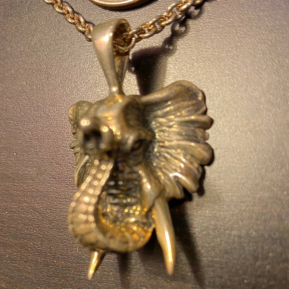 Sterling Silver Elephant Pendant & 22” Chain
